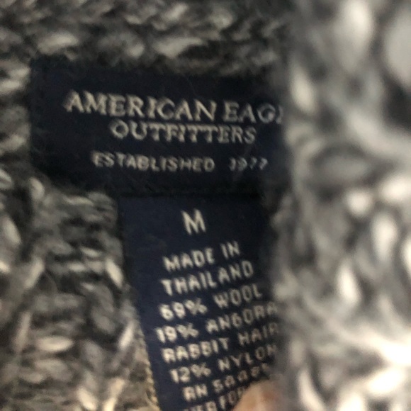 Perfect American Eagle turtleneck sweater - Picture 2 of 2